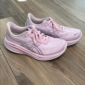 ASICS Women's Gel-cumulus 26 size 7.5